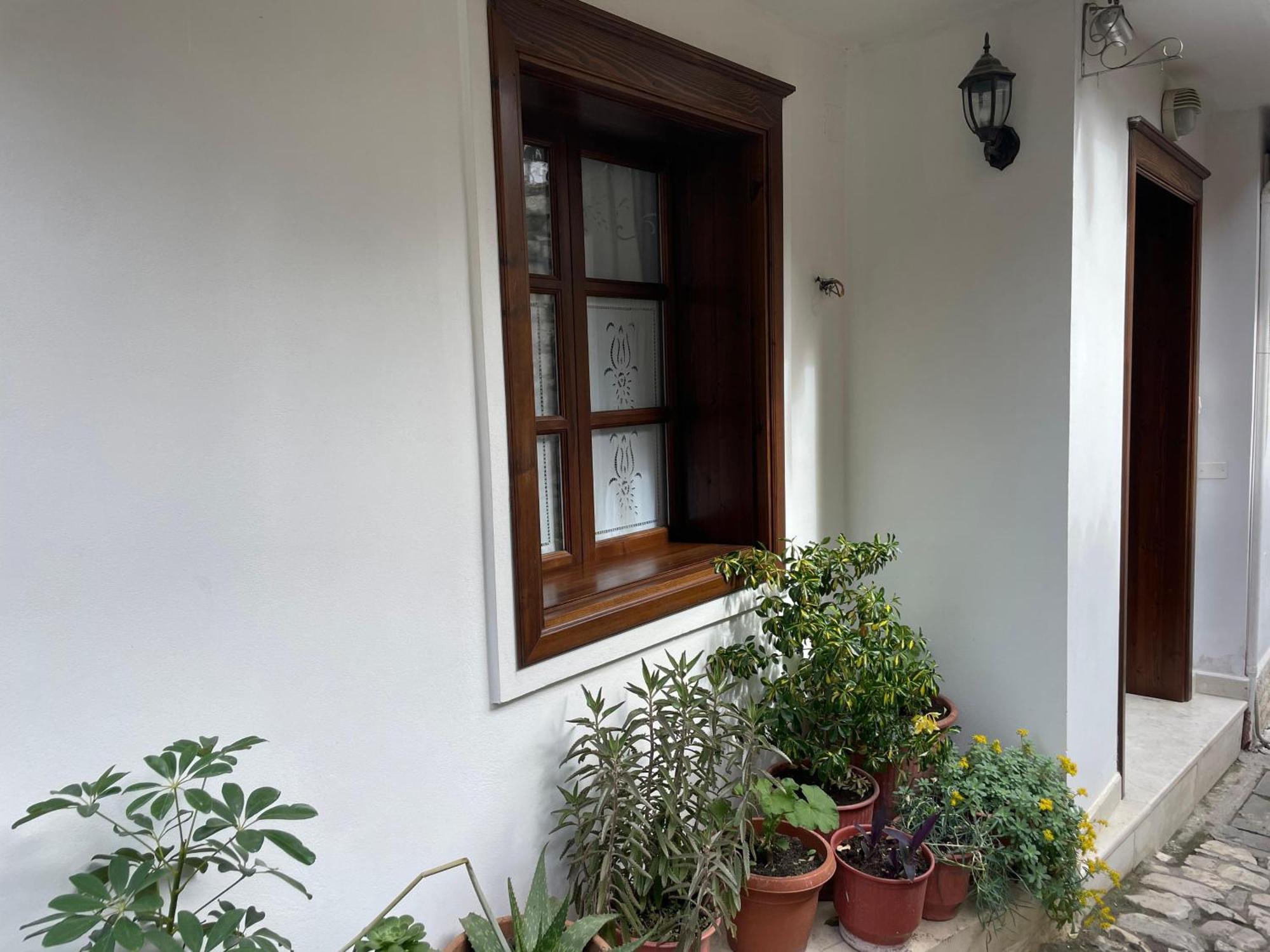 Apartment Altin In Old Town Μπεράτ Εξωτερικό φωτογραφία