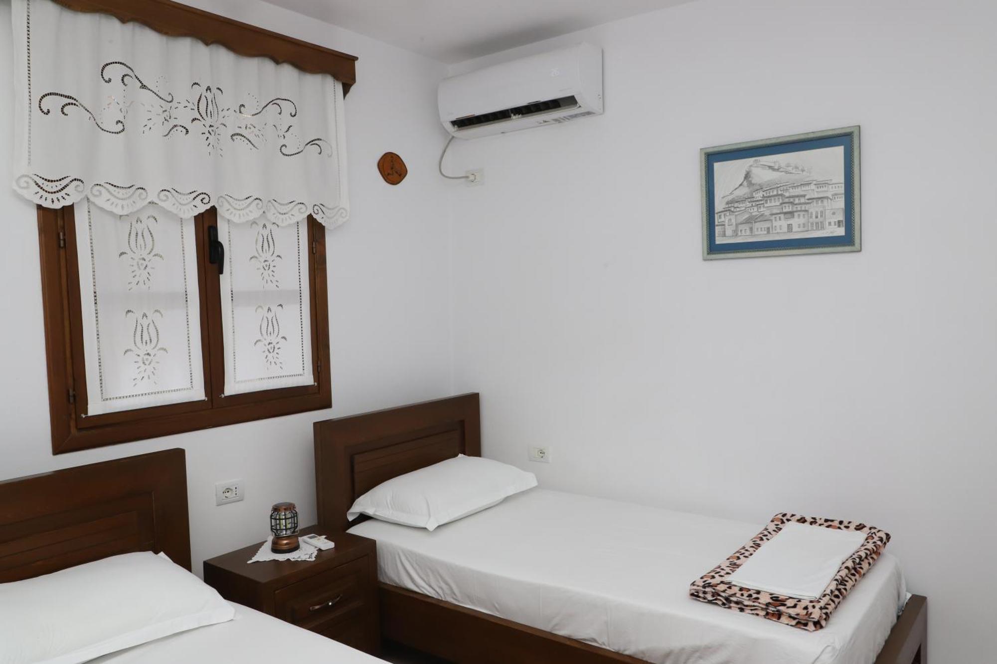 Apartment Altin In Old Town Μπεράτ Εξωτερικό φωτογραφία