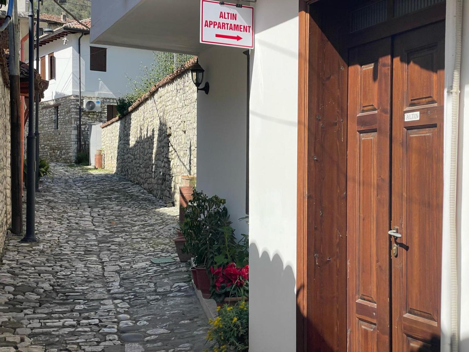 Apartment Altin In Old Town Μπεράτ Εξωτερικό φωτογραφία